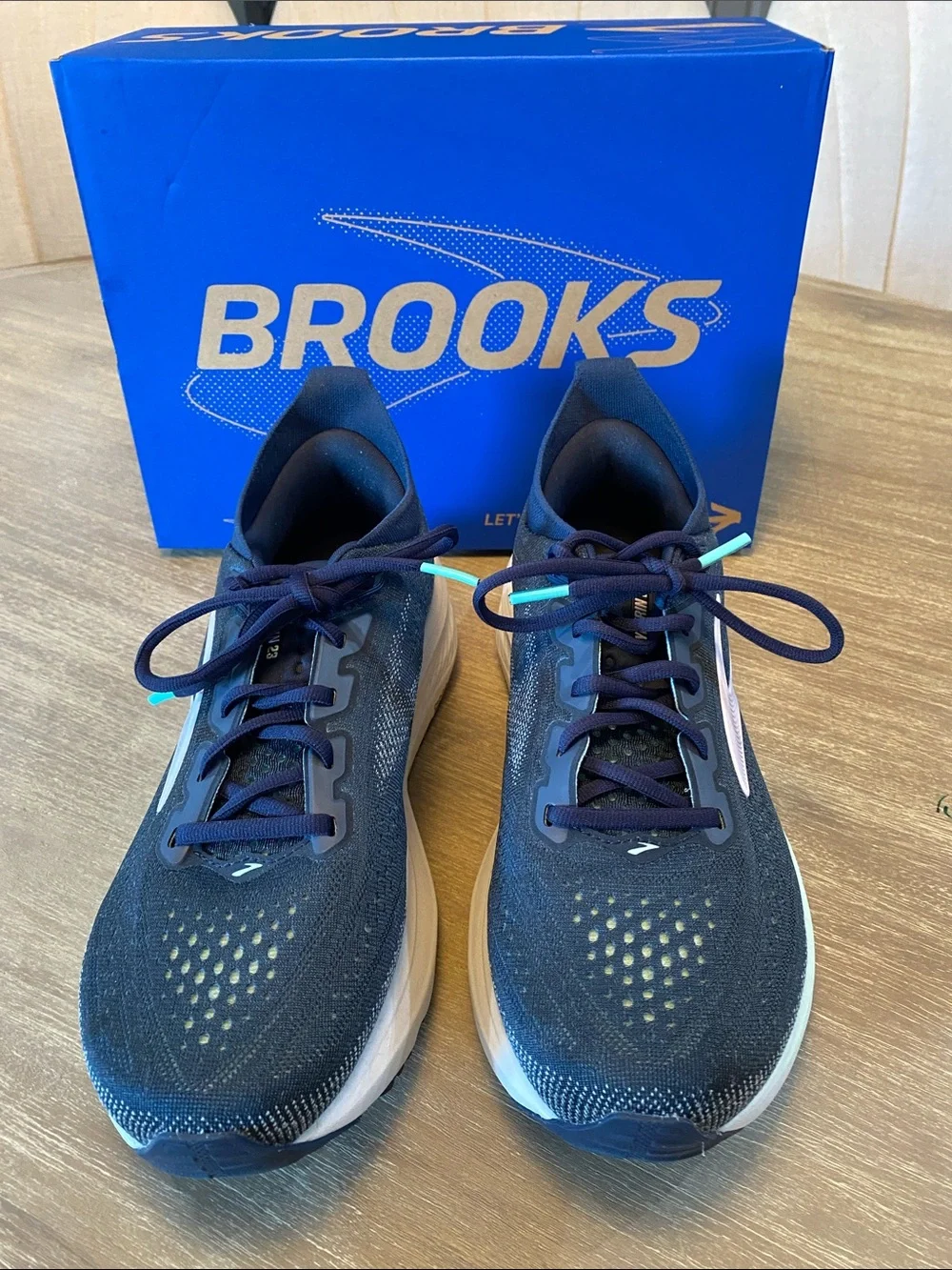 Brooks Glycerin 23, Women’s 8.5 Wide